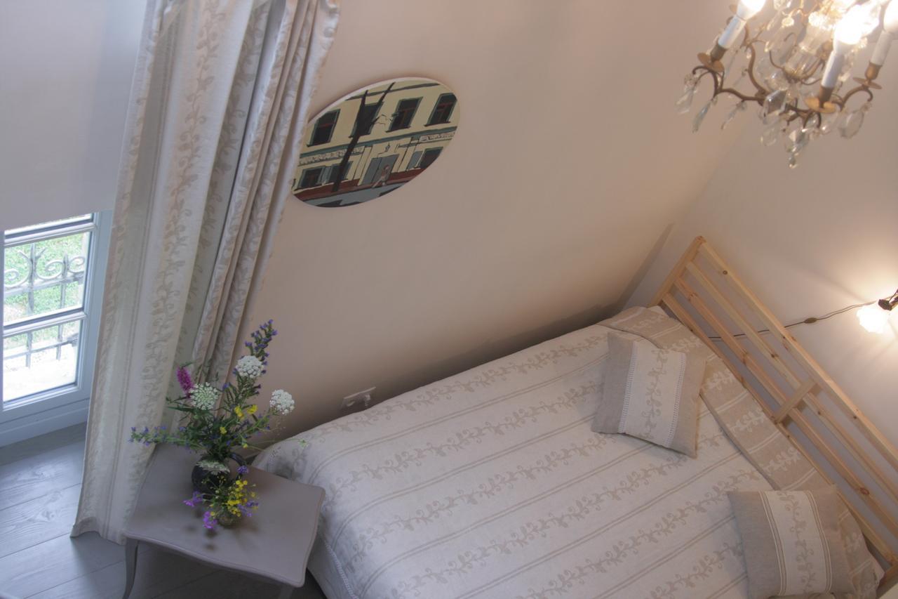 Bed and Breakfast Domaine Des Douves Ancy-le-Franc Exterior foto