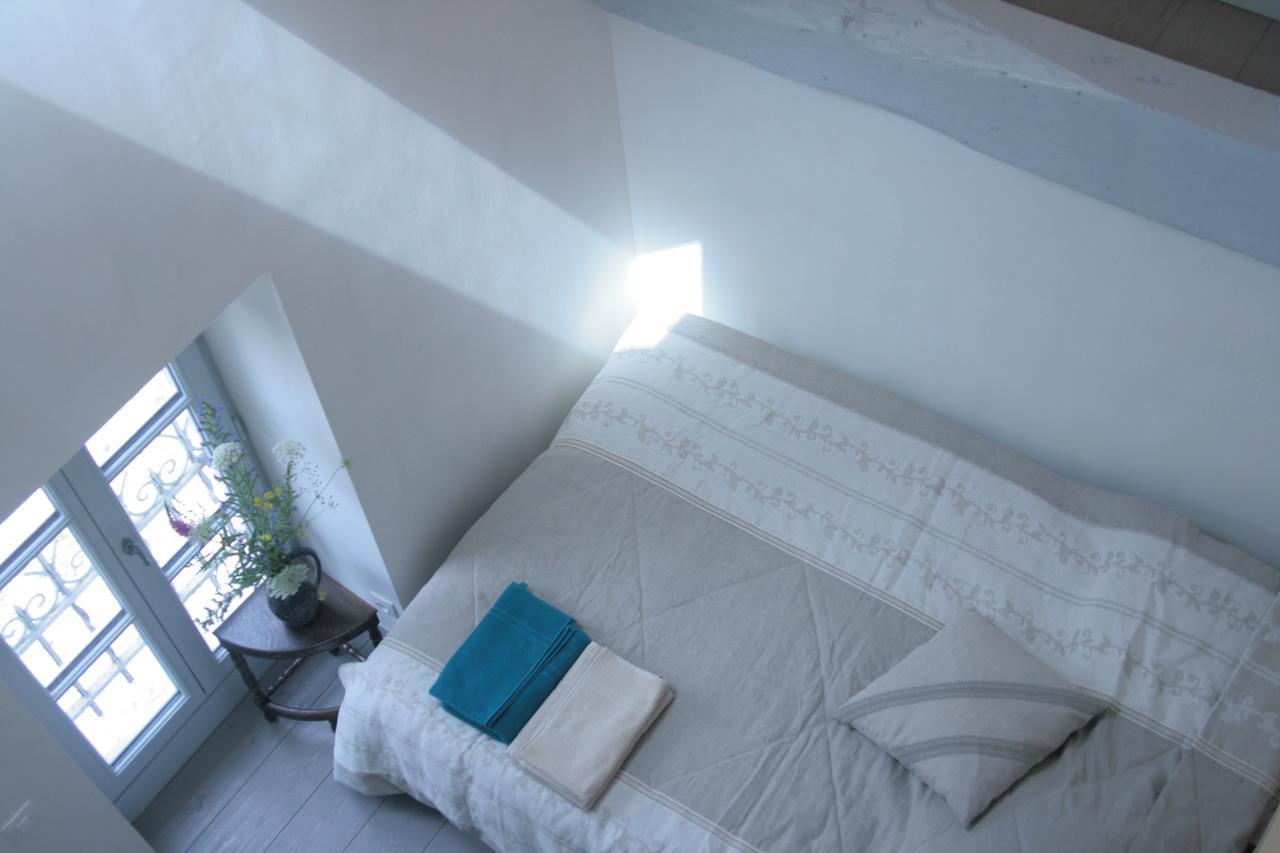 Bed and Breakfast Domaine Des Douves Ancy-le-Franc Exterior foto