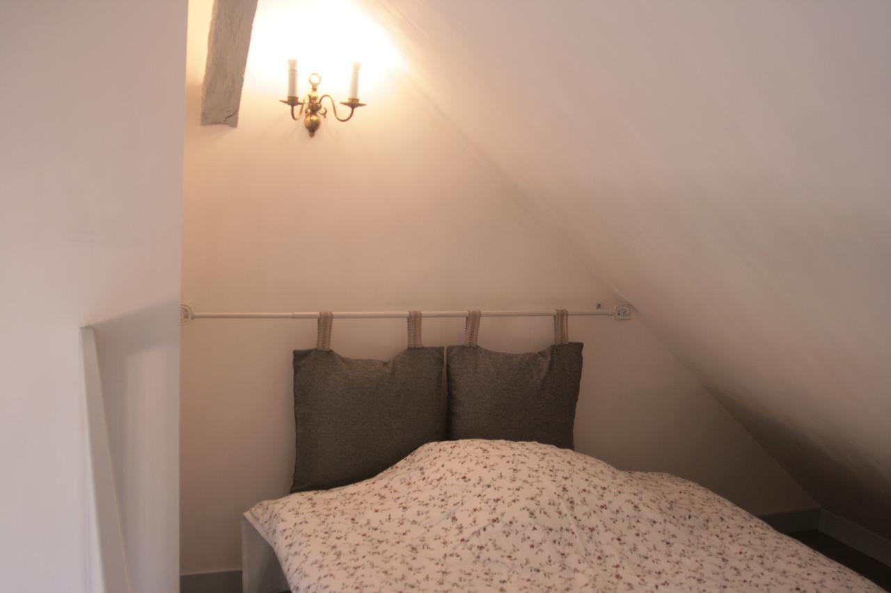 Bed and Breakfast Domaine Des Douves Ancy-le-Franc Exterior foto