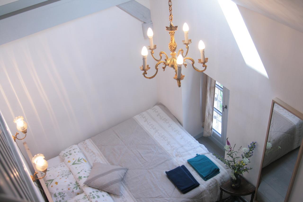 Bed and Breakfast Domaine Des Douves Ancy-le-Franc Exterior foto