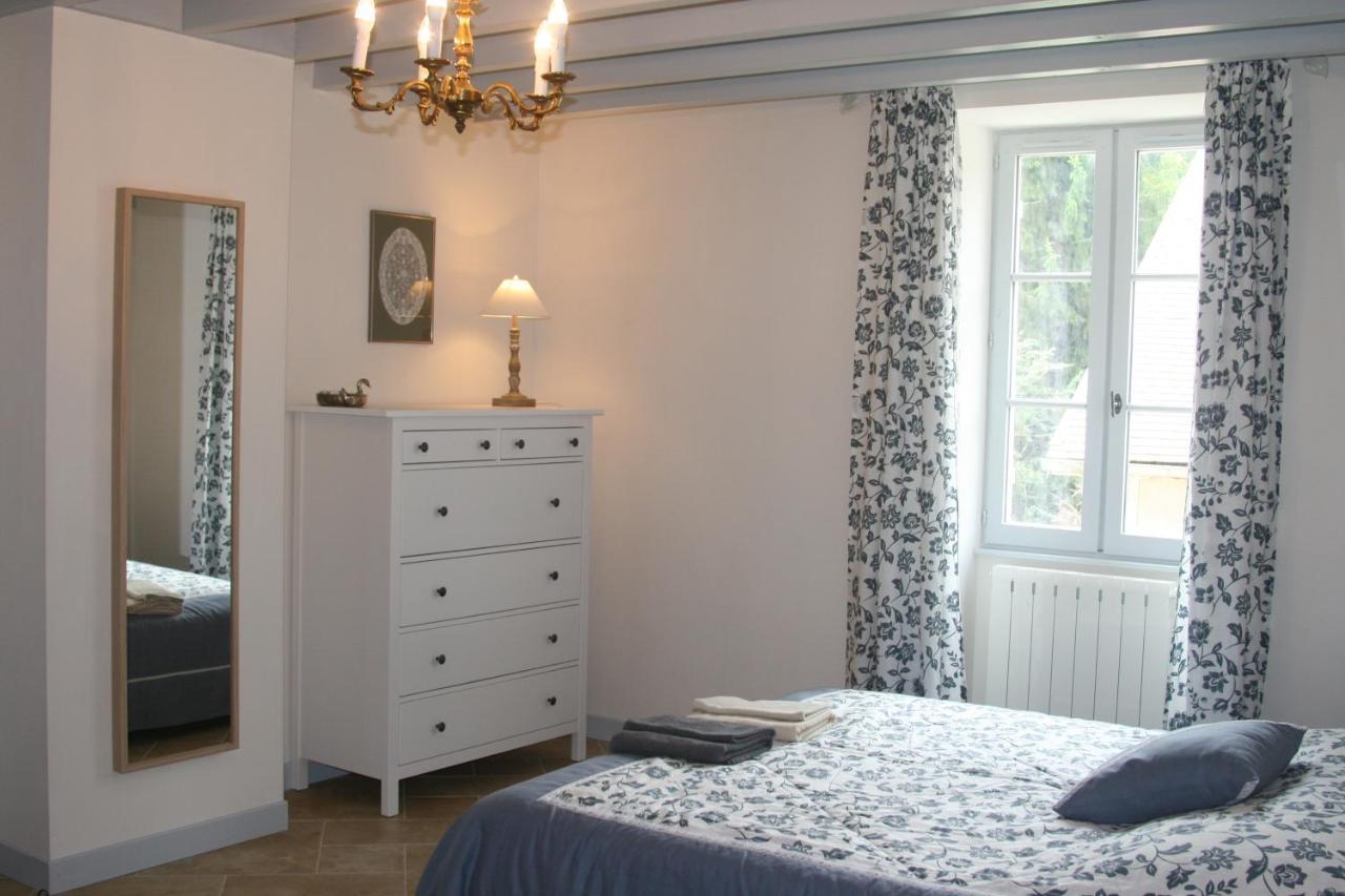 Bed and Breakfast Domaine Des Douves Ancy-le-Franc Exterior foto