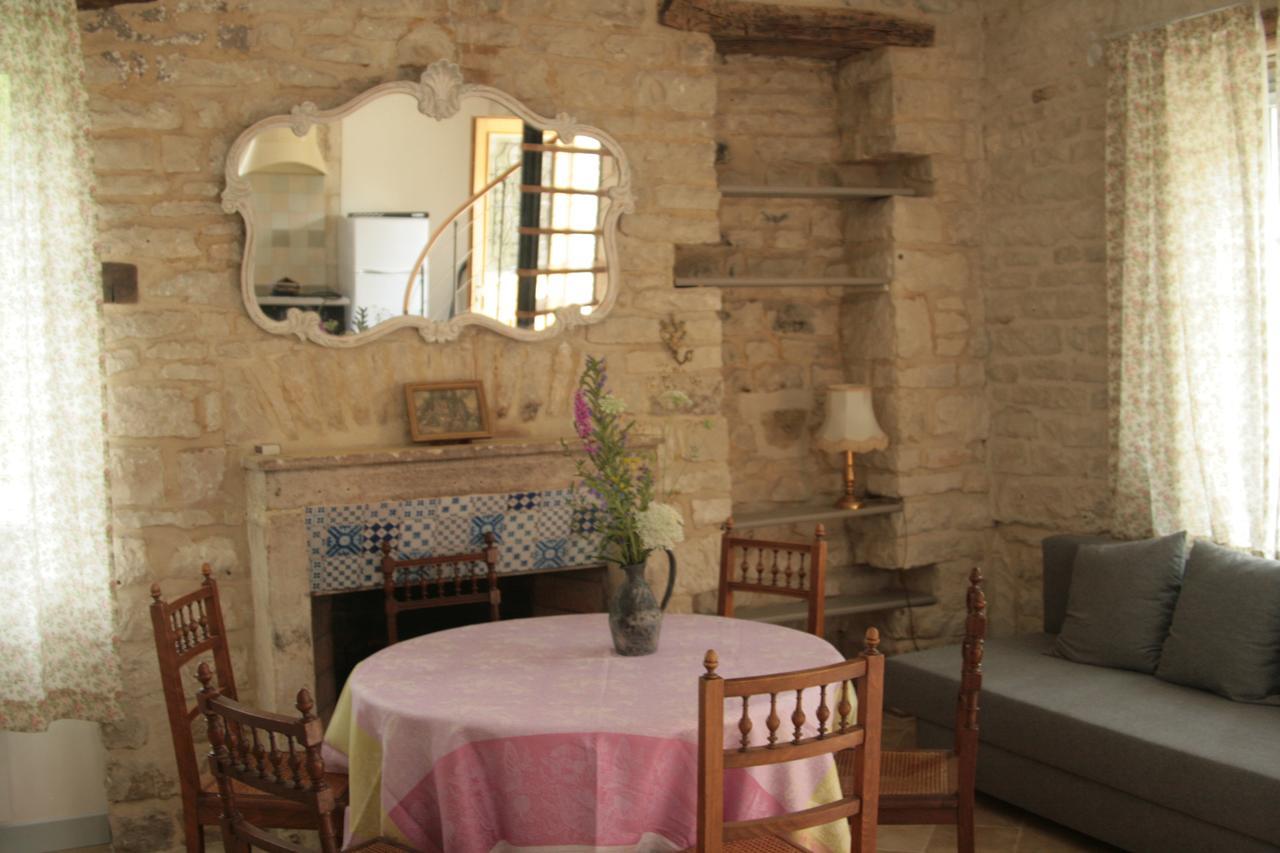 Bed and Breakfast Domaine Des Douves Ancy-le-Franc Exterior foto