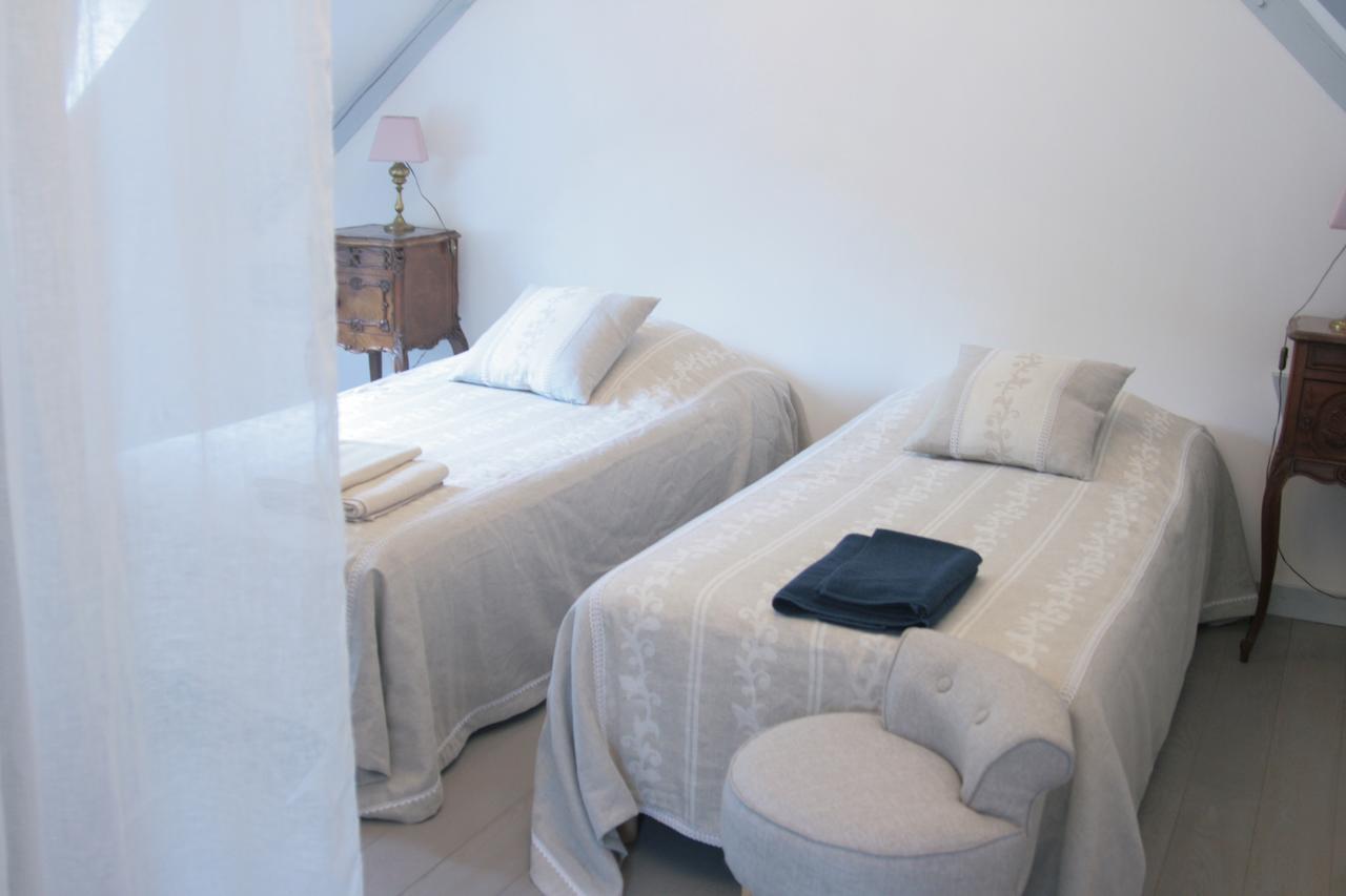 Bed and Breakfast Domaine Des Douves Ancy-le-Franc Exterior foto