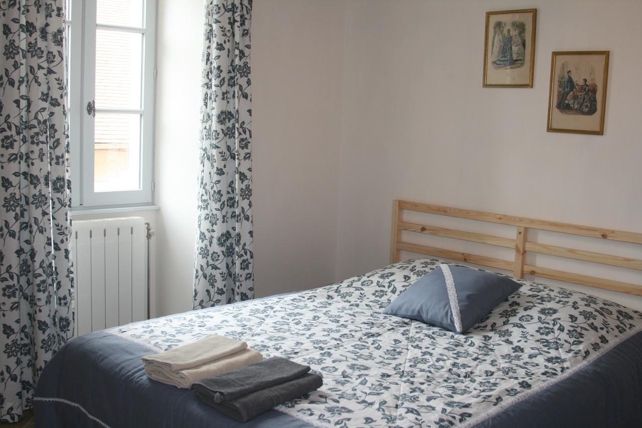 Bed and Breakfast Domaine Des Douves Ancy-le-Franc Exterior foto